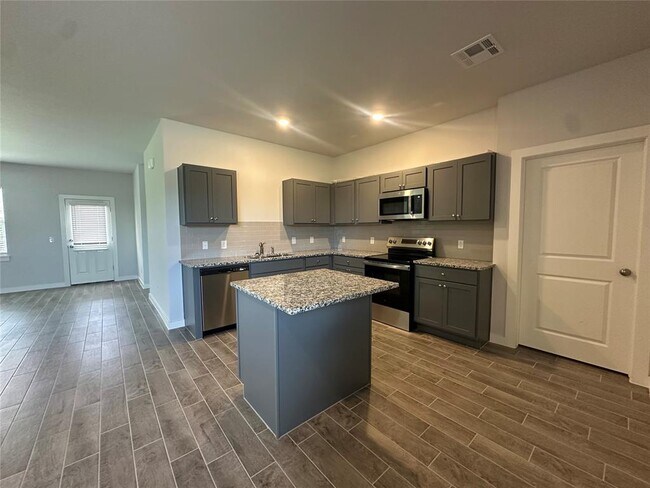 Building Photo - 17141 Lantana Loop