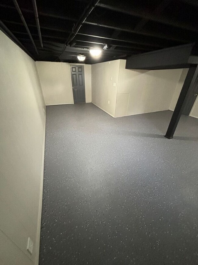 Building Photo - Charming 4-Bedroom Home in a Prime Locatio...