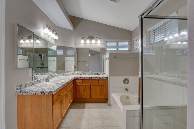 Building Photo - FOR RENT Palm Canyon