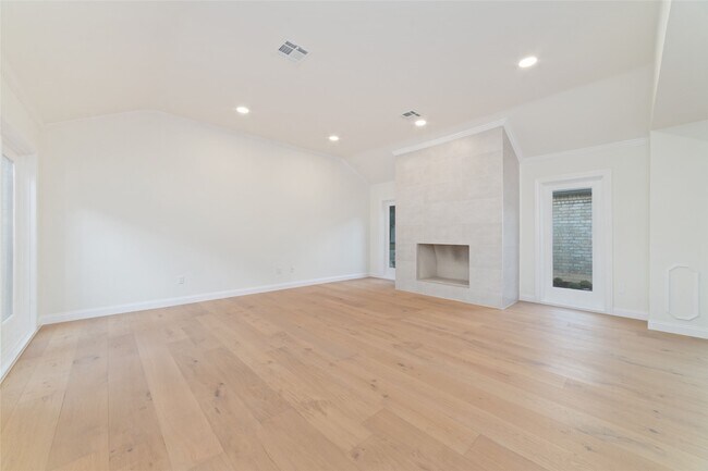 Building Photo - 15651 Whitewater Ln