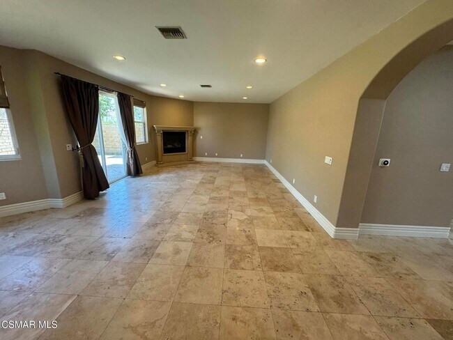 Building Photo - 4960 Chimineas Ave