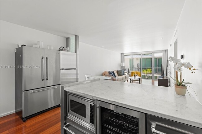 Building Photo - 1601 West Ave