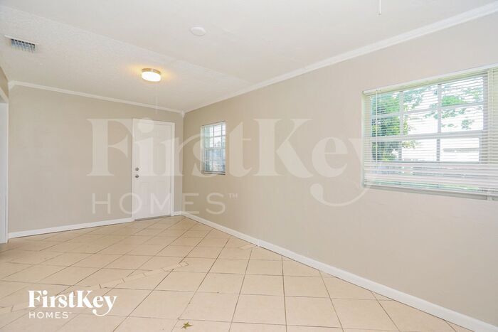 Building Photo - 1520 SW 68th Way