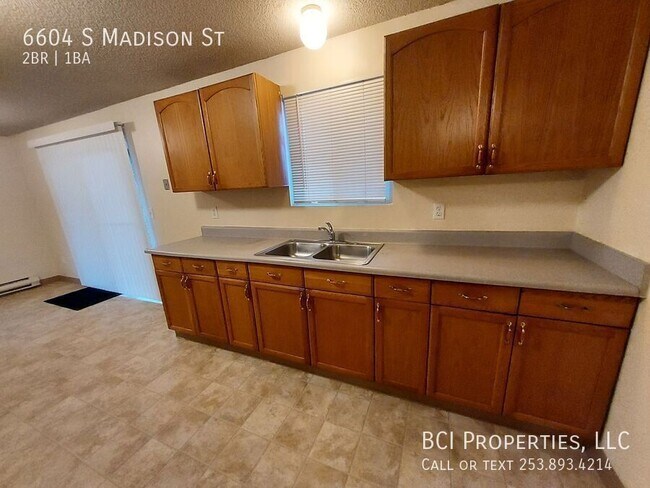 Building Photo - 6604 S Madison St