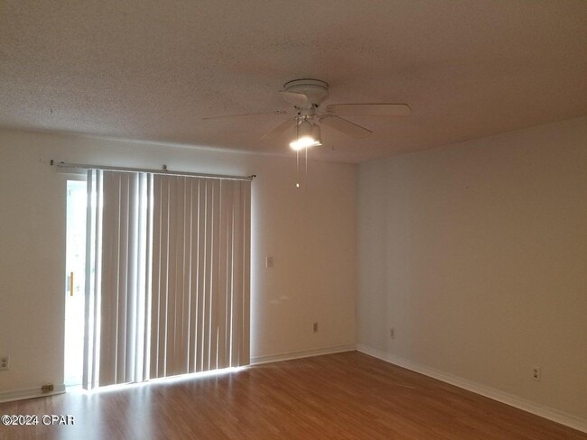 Building Photo - 202 Castile Cir