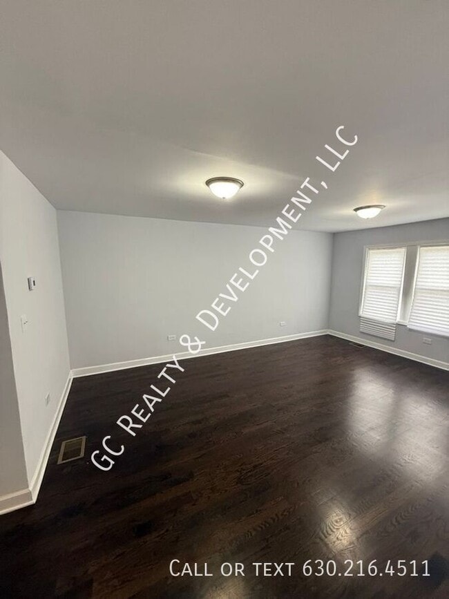 Building Photo - 1501 N Leamington Ave