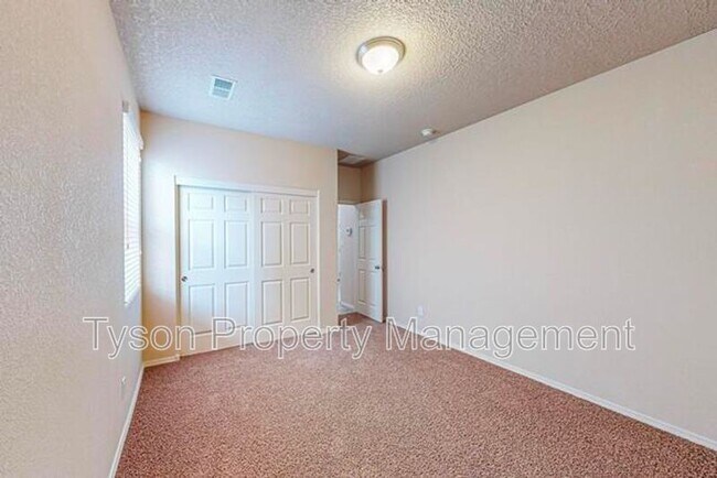 Building Photo - 2621 Cerro Chafo Rd SE
