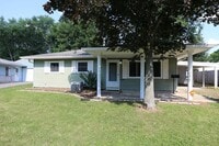 Building Photo - 3 Bedroom Brownsburg Home!