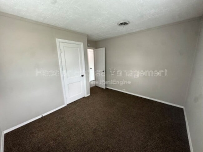 Building Photo - 1023 E Dixon St