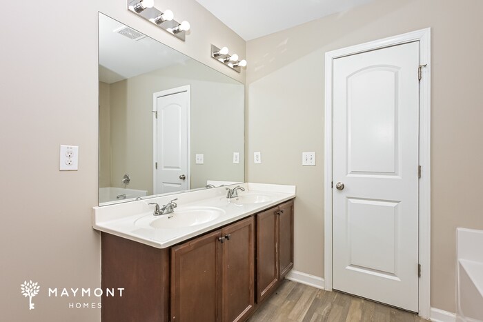 Building Photo - 4057 Liberty Ests Dr