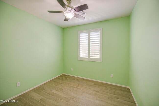 Building Photo - 6826 W Charter Oak Rd