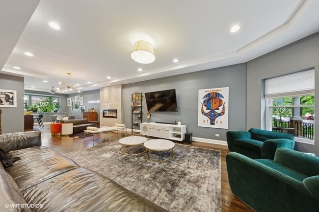 Building Photo - 4229 S Prairie Ave