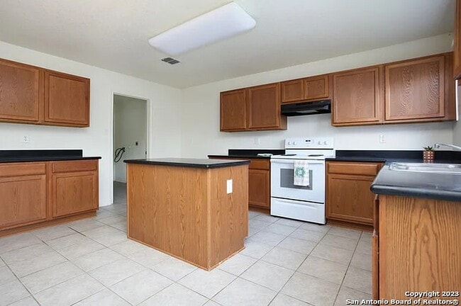 Building Photo - 10002 Powderhouse Dr