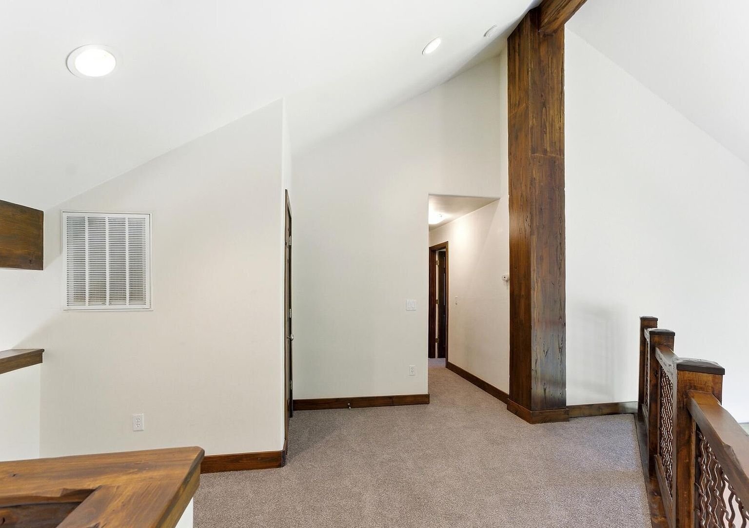 Building Photo - 1422 Cutter Ln