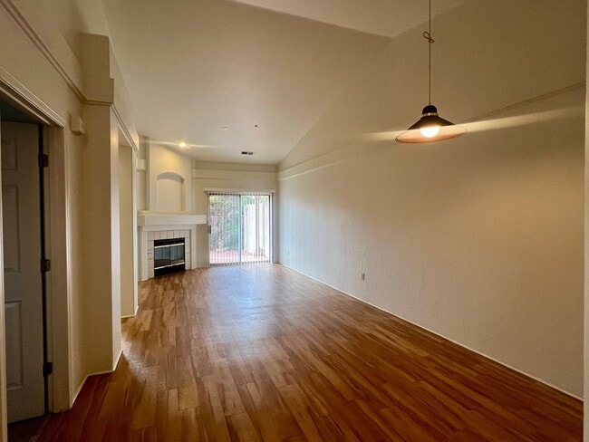 Building Photo - Unfurnished, 1-year long-term rental