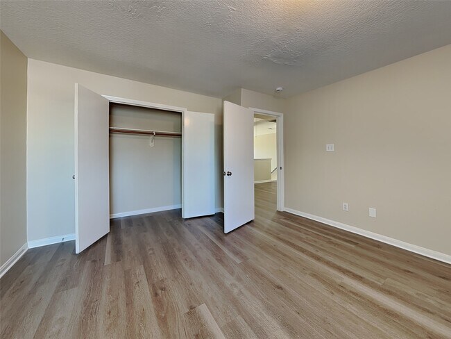Building Photo - 11814 E Galwan Cir