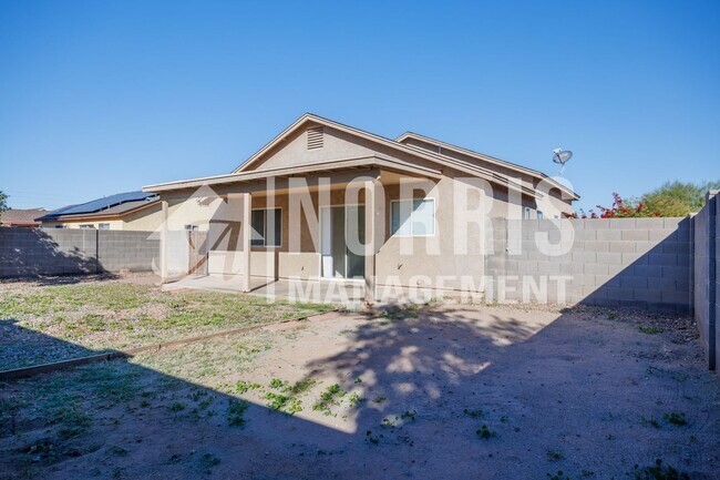 Building Photo - Freshly Updated Home with NO HOA