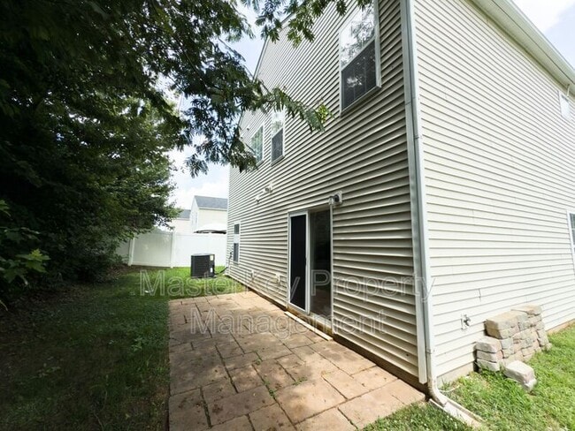 Building Photo - 2915 Skybrook Ln