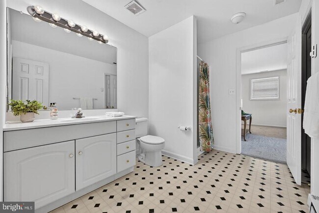 Building Photo - 928 Waterview Dr