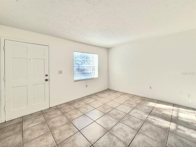 Building Photo - 1702 E Mulberry Dr