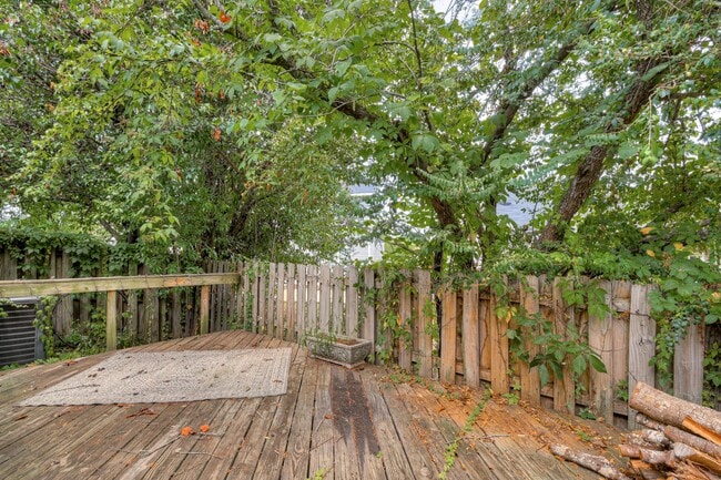 Building Photo - 2019 Hopetown Dr