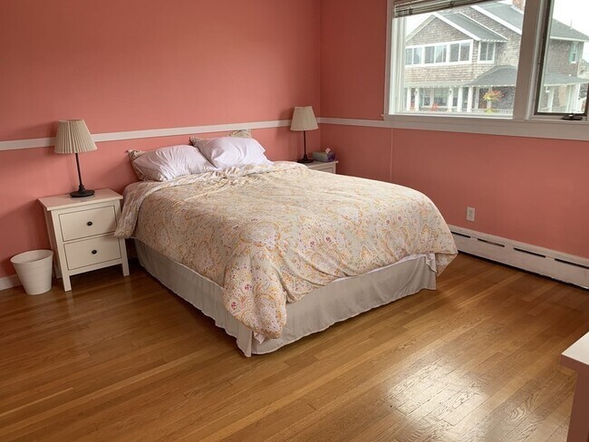 Building Photo - 124 Manomet Ave