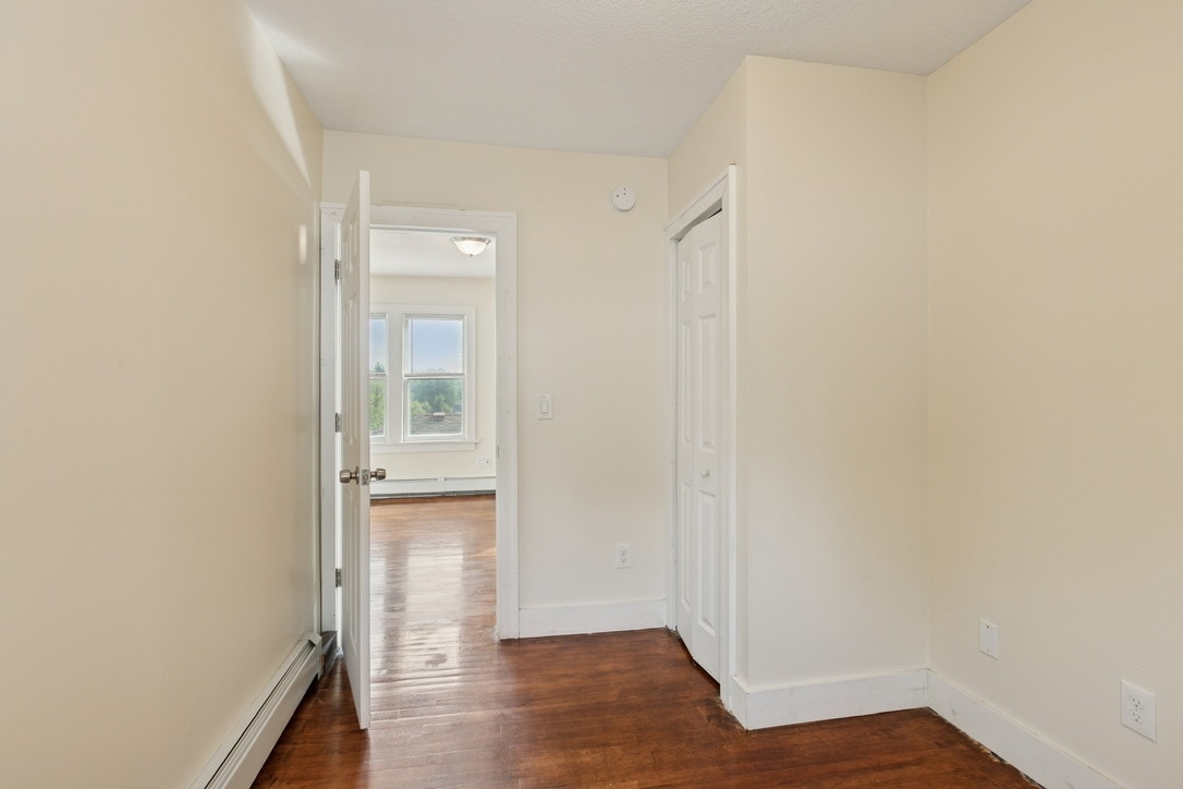 Medium Bedroom - 3242 Hayes St NE