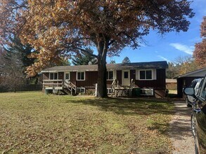 Building Photo - REMODELED 2 Bedroom Duplex