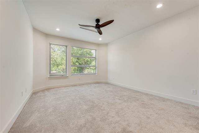 Building Photo - 6411 Royal Ln