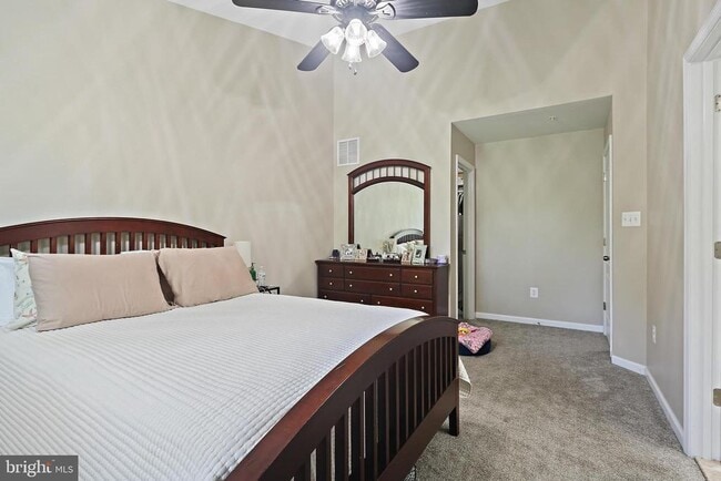 Building Photo - 7425 Willow View Ln