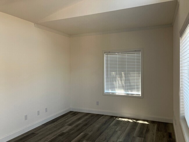 Building Photo - 140 Fairview Dr