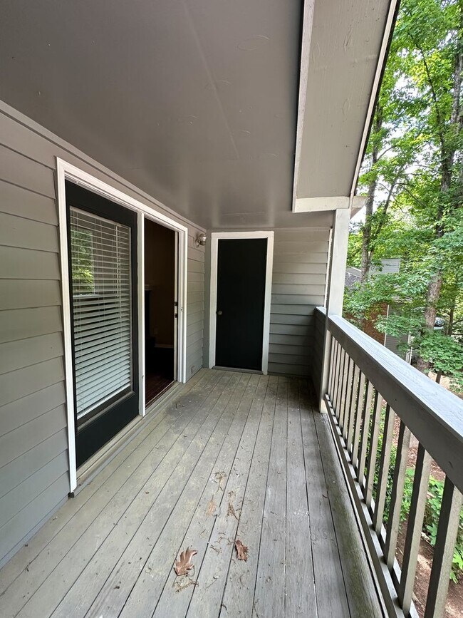 Building Photo - 2 bed/2 bath condo in great Roswell location