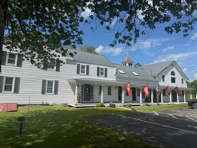 Building Photo - Updated 2BR Apartment | Electric Included | Easy Route 16 Commute