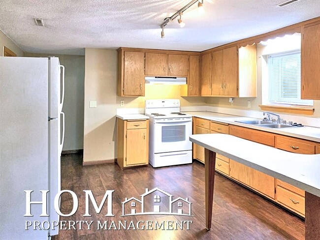 Building Photo - 108.5 Rogers St