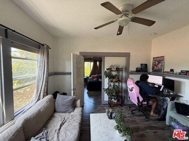 Building Photo - 316 N Bixel St