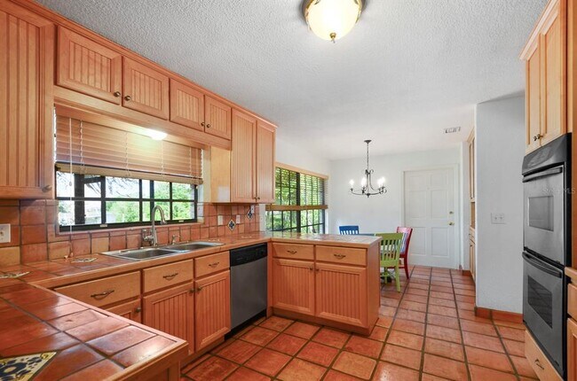 Building Photo - 3636 Lake Buynak Rd