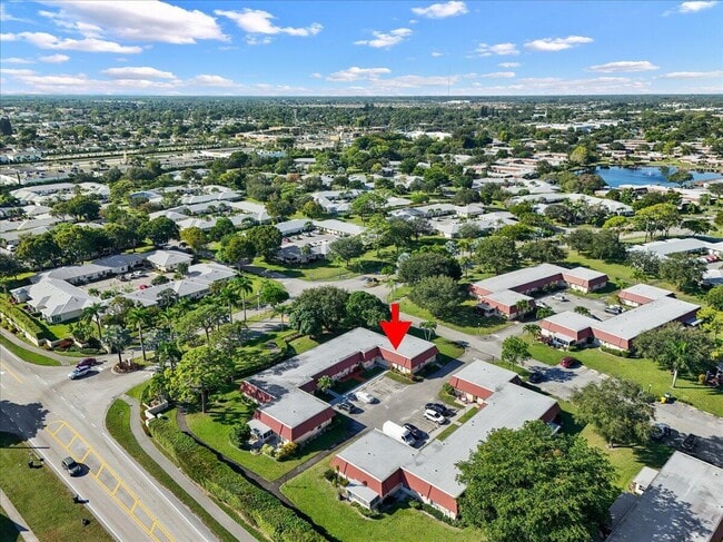 Building Photo - 102 Amherst Ln