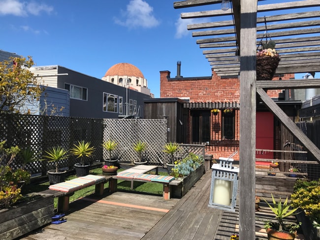 Building Photo - 3985 Sacramento St