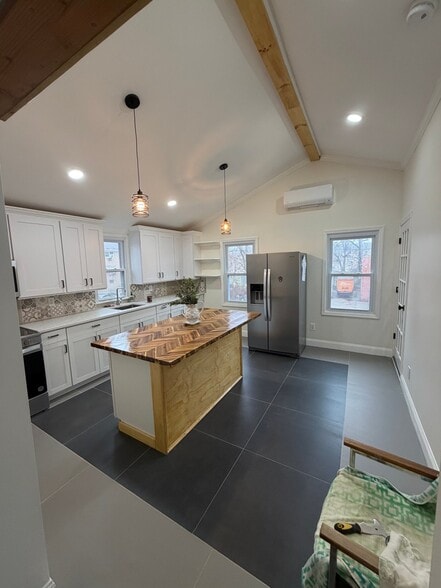 Building Photo - 39 Jackson St