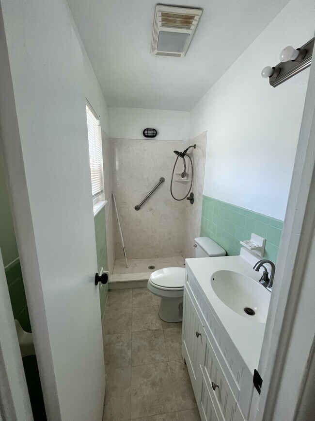 Building Photo - 110 Leighton Dr