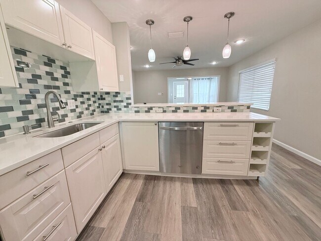 Building Photo - 2716 Blossom Dr