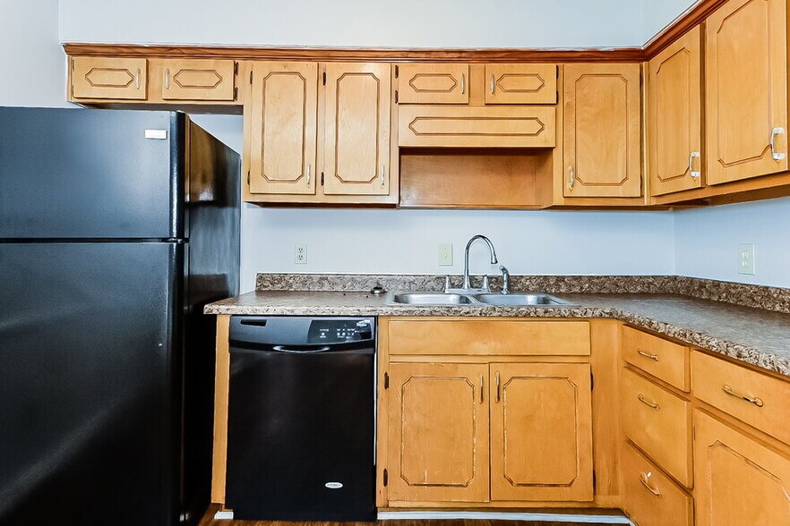 Building Photo - 107 Fairview Pl