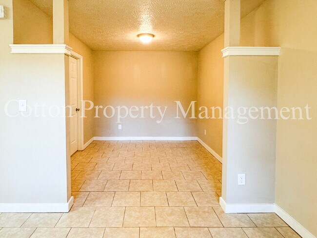 Building Photo - 4516 Greentree Rd