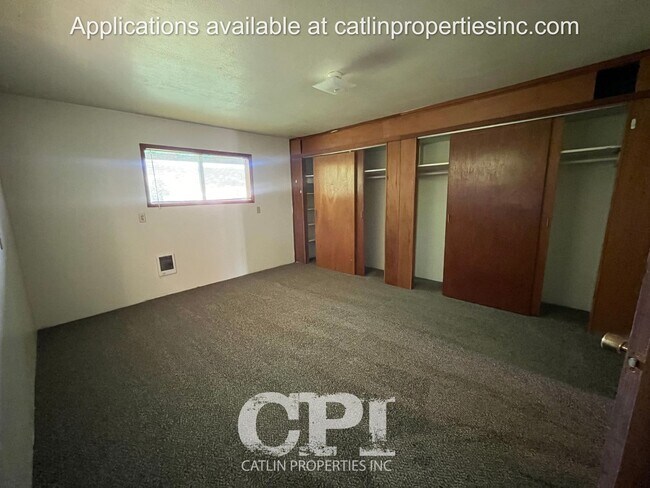 Building Photo - Holiday Special - 1/2 First Month's rent!!