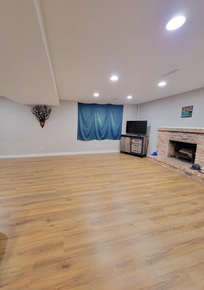 Building Photo - 5401 82nd Ave N