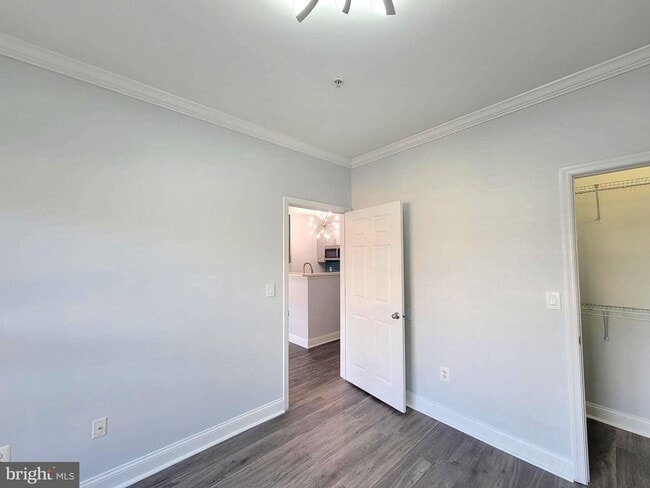 Building Photo - 4850 Eisenhower Ave