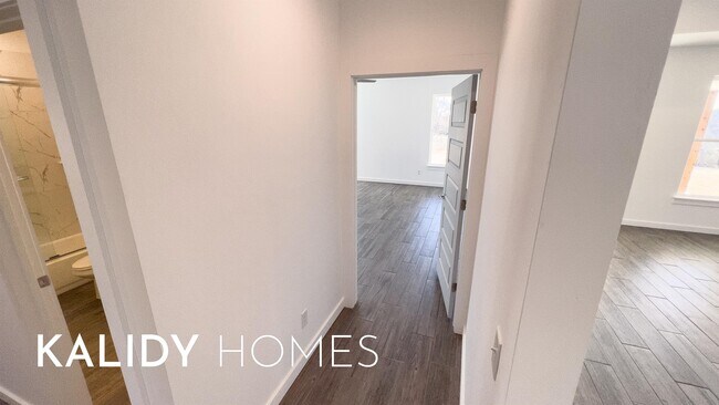 Building Photo - 1832 Kalidy Dr
