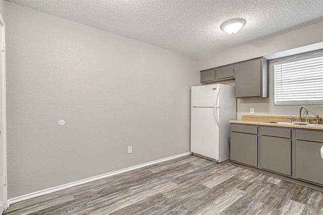 Building Photo - 836 NW Summercrest Blvd