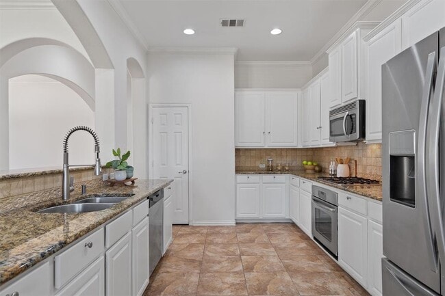 Building Photo - 2529 Mirasol Loop