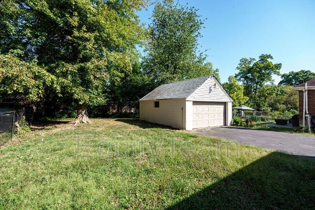 Building Photo - 3918 Odin Ave